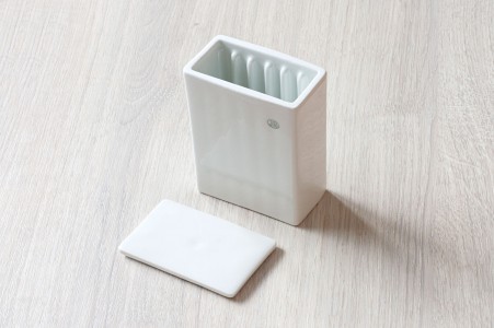 Skříňka barvířská, porcelán