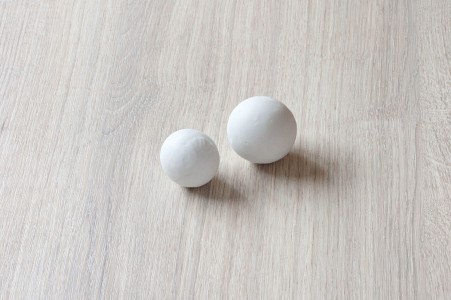 Koule mlecí, porcelán